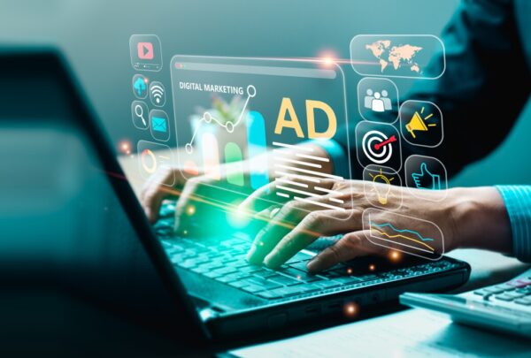 web sitesi, web tasarımı, kurumsal web sitesi, e-ticaret sitesi, SEO, arama motoru optimizasyonu, dijital pazarlama, içerik pazarlaması, kullanıcı deneyimi, UX UI, satış artışı, müşteri kazanımı, mobil uyumlu web sitesi, dönüşüm oranı, Dijital Aura